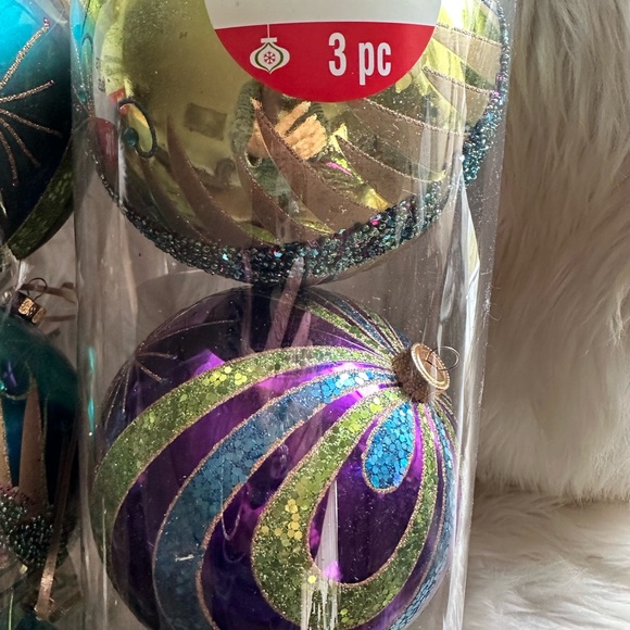 6 CELEBRATE IT ORNAMENTS - Picture 16 of 17